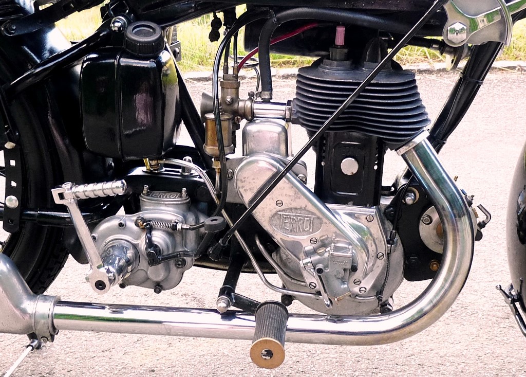 Motor rechts.JPG