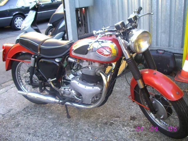 BSA A10 Super Rocket 1961.jpg