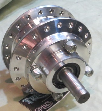 T 140 Front Hub 1.jpg