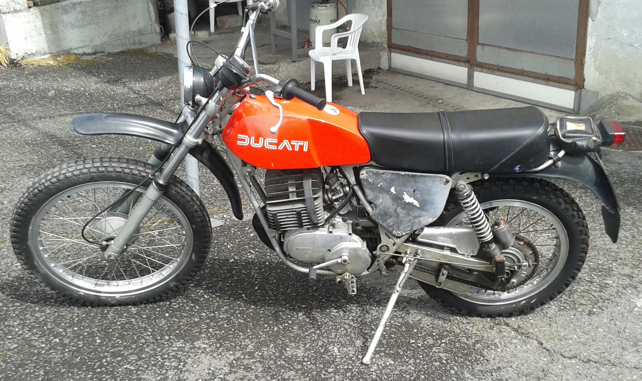 Ducati 120 Regularita Rot 1.jpg