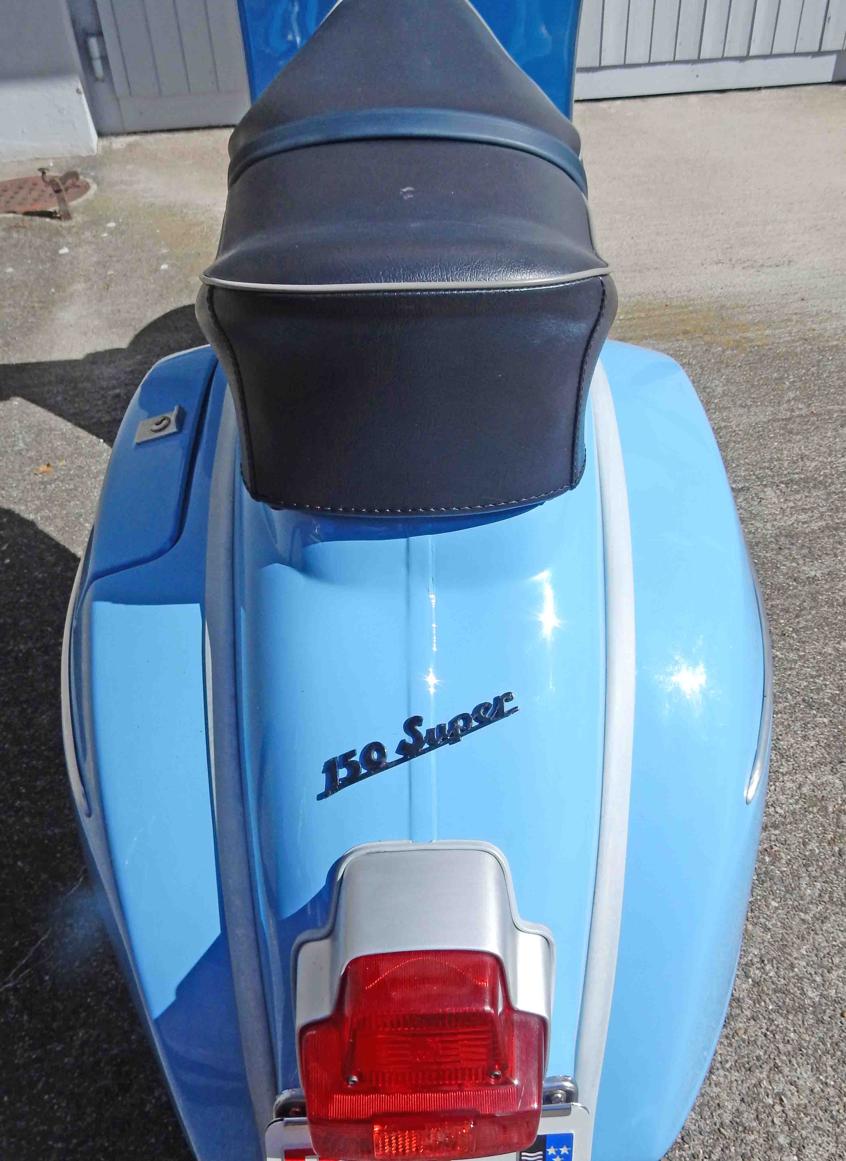 Vespa 150 hinten.jpg