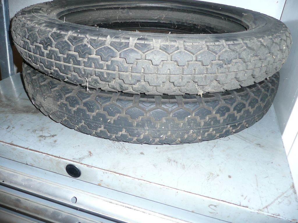 Dunlop Gold Seal_1.jpg