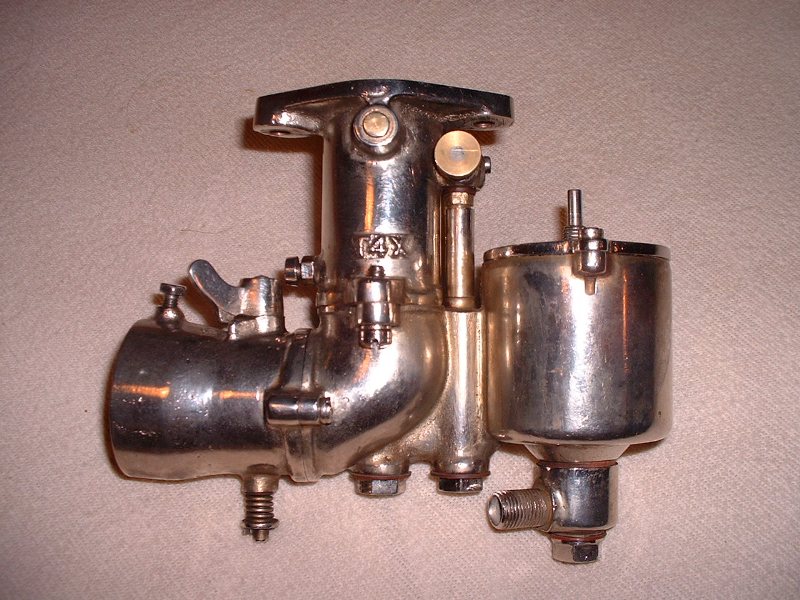 ZENITH VERGASER RECHTS.JPG