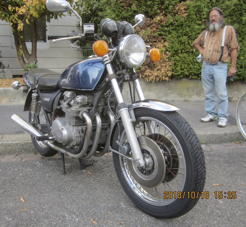 Kawasaki Z650 B2 (1978).jpg