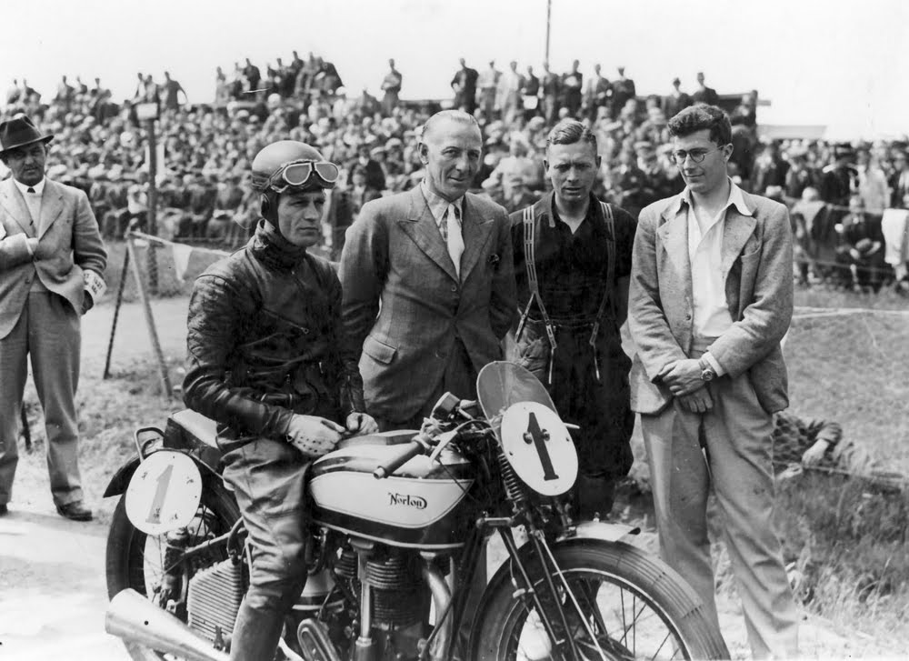 Jimmy_Guthrie,Joe_Craig,Frddie_Frith,'Crasher'_White,_Dutch_TT,_1937-1.jpg