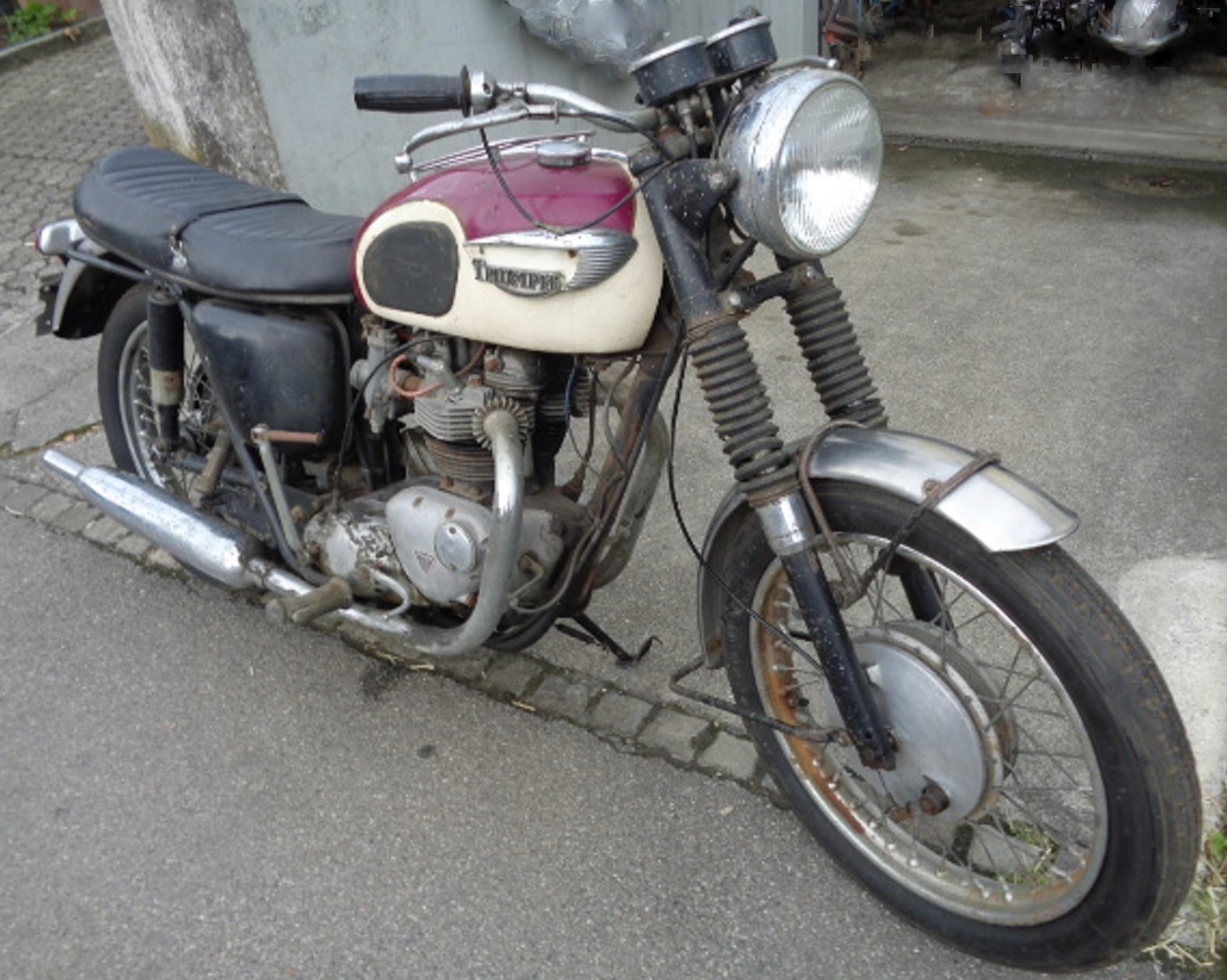 Triumph T120 Kaufzustand 03.jpg