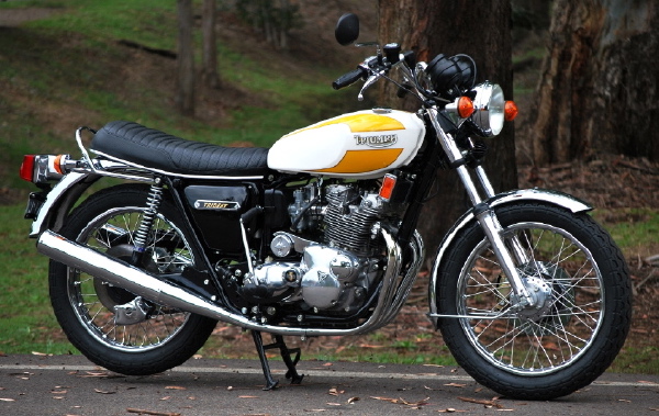 Triumph T160 Trident.jpg