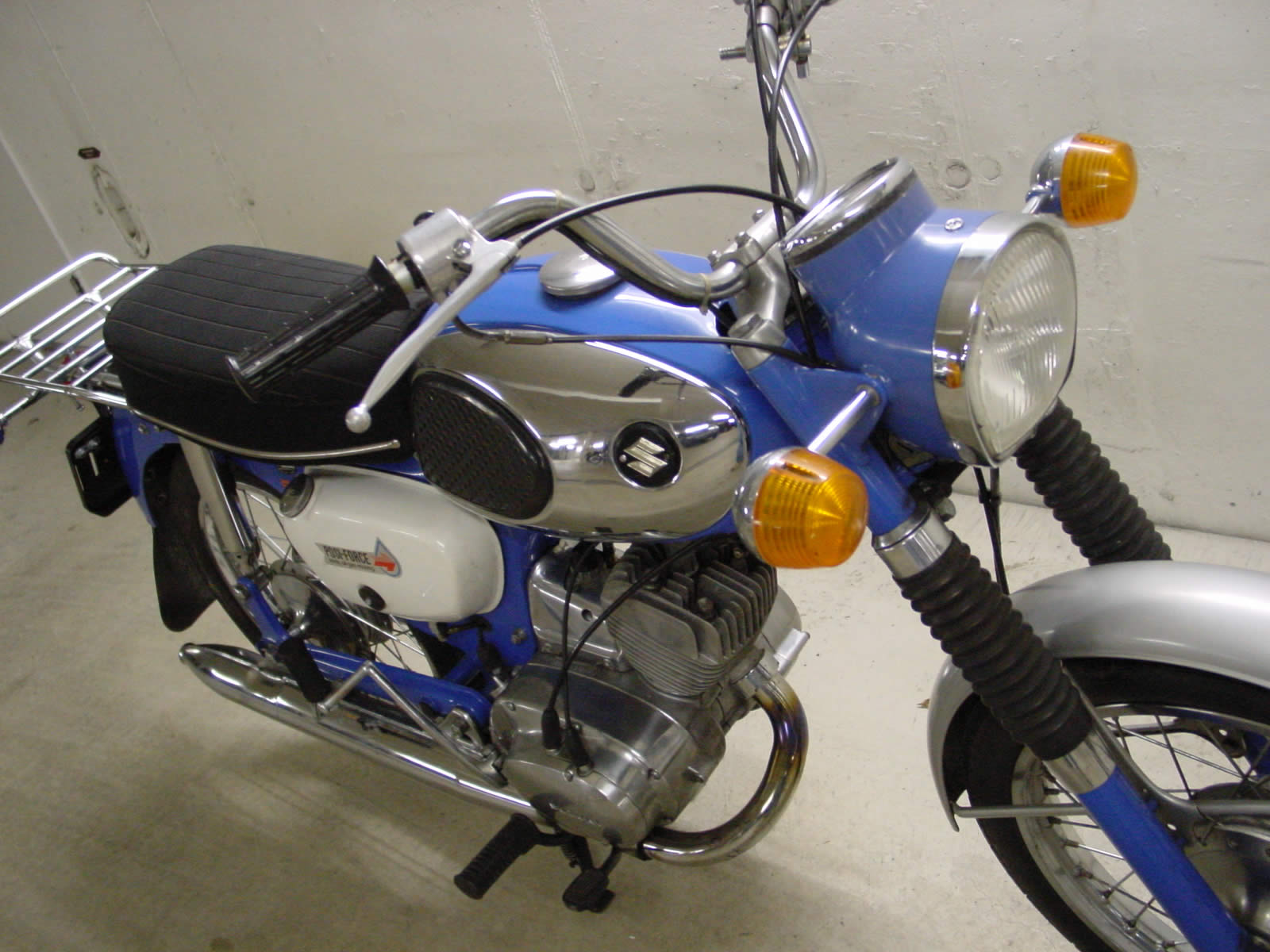 b100 2.jpg