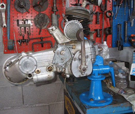 Motoren-Halter_A_B.jpg