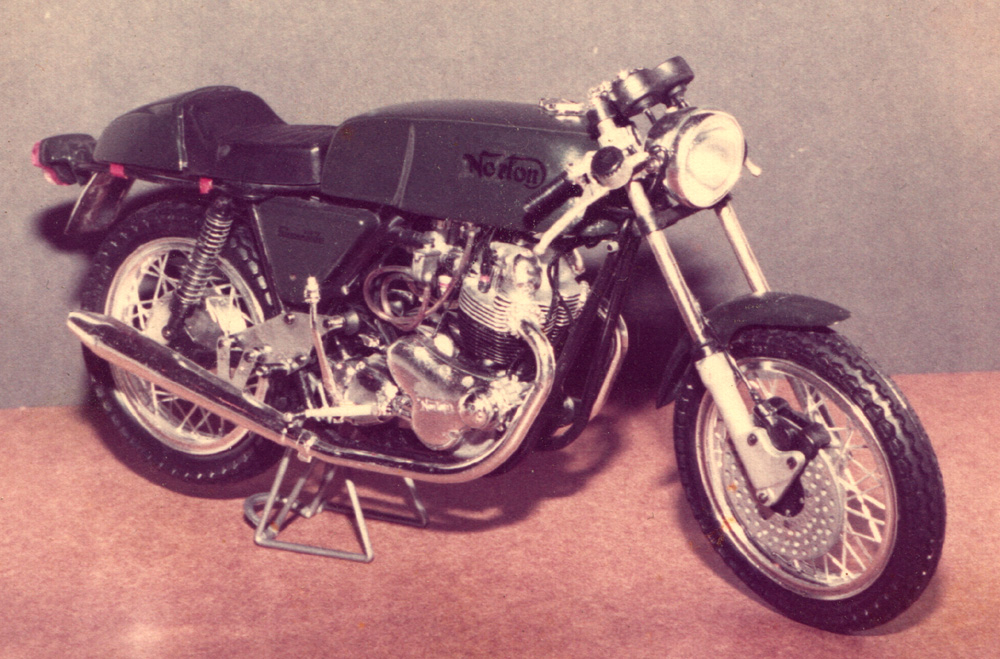 norton 750 commando.jpg