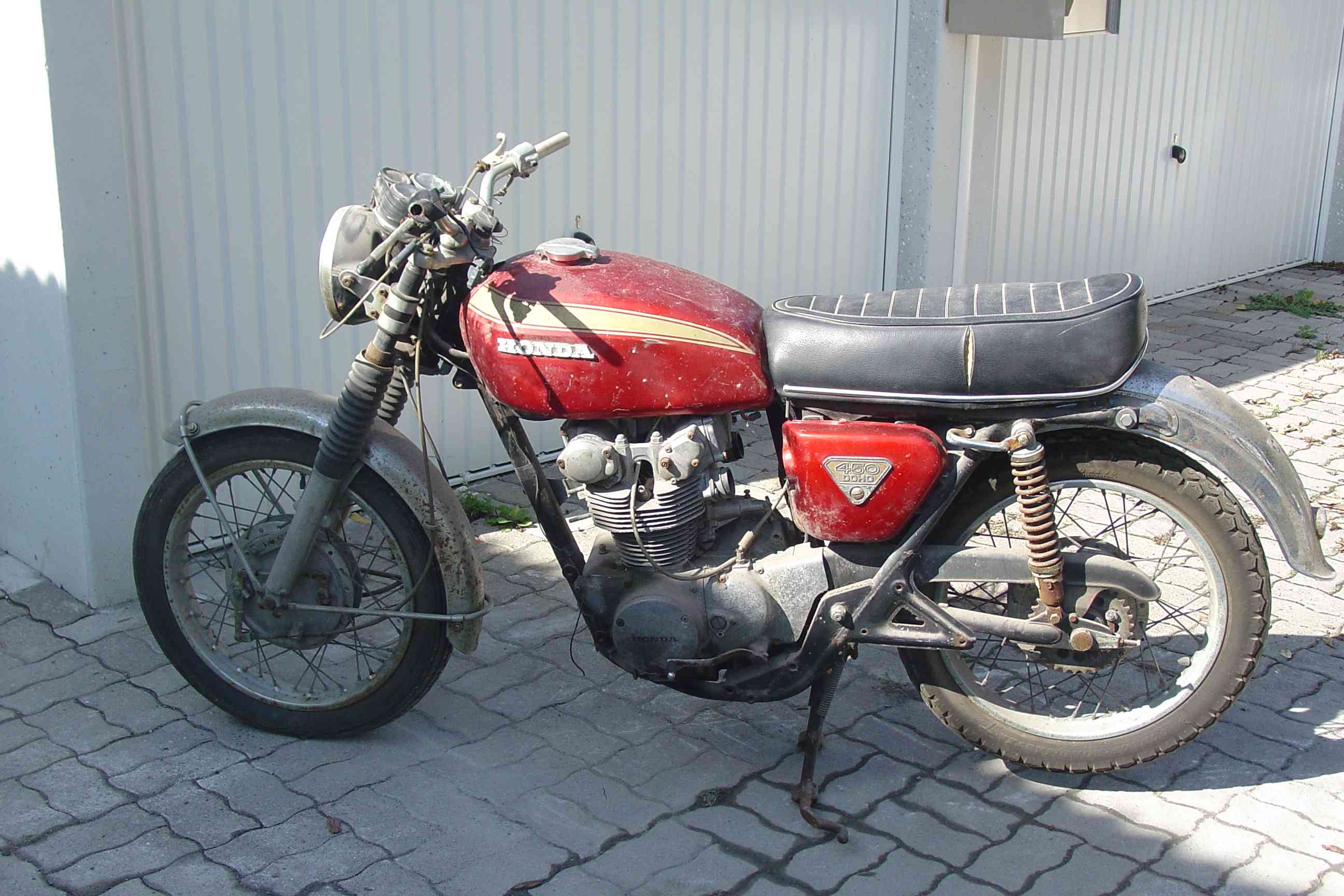 Honda_CB450K1_4_10_04_1_red.jpg