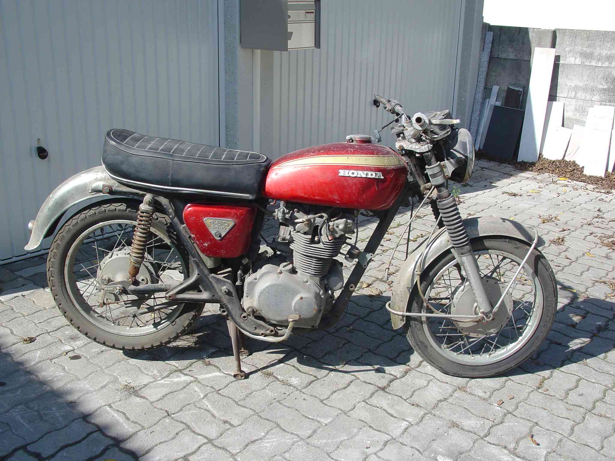 Honda_CB450K1_4_10_04_5_red.jpg
