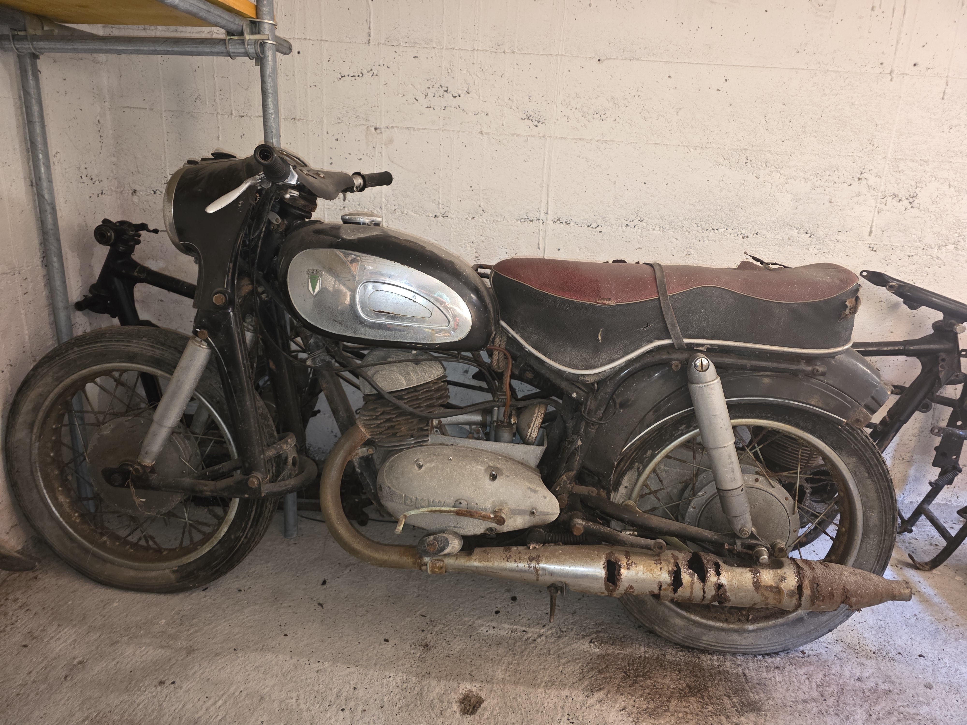 DKW RT250 1957 li.jpg
