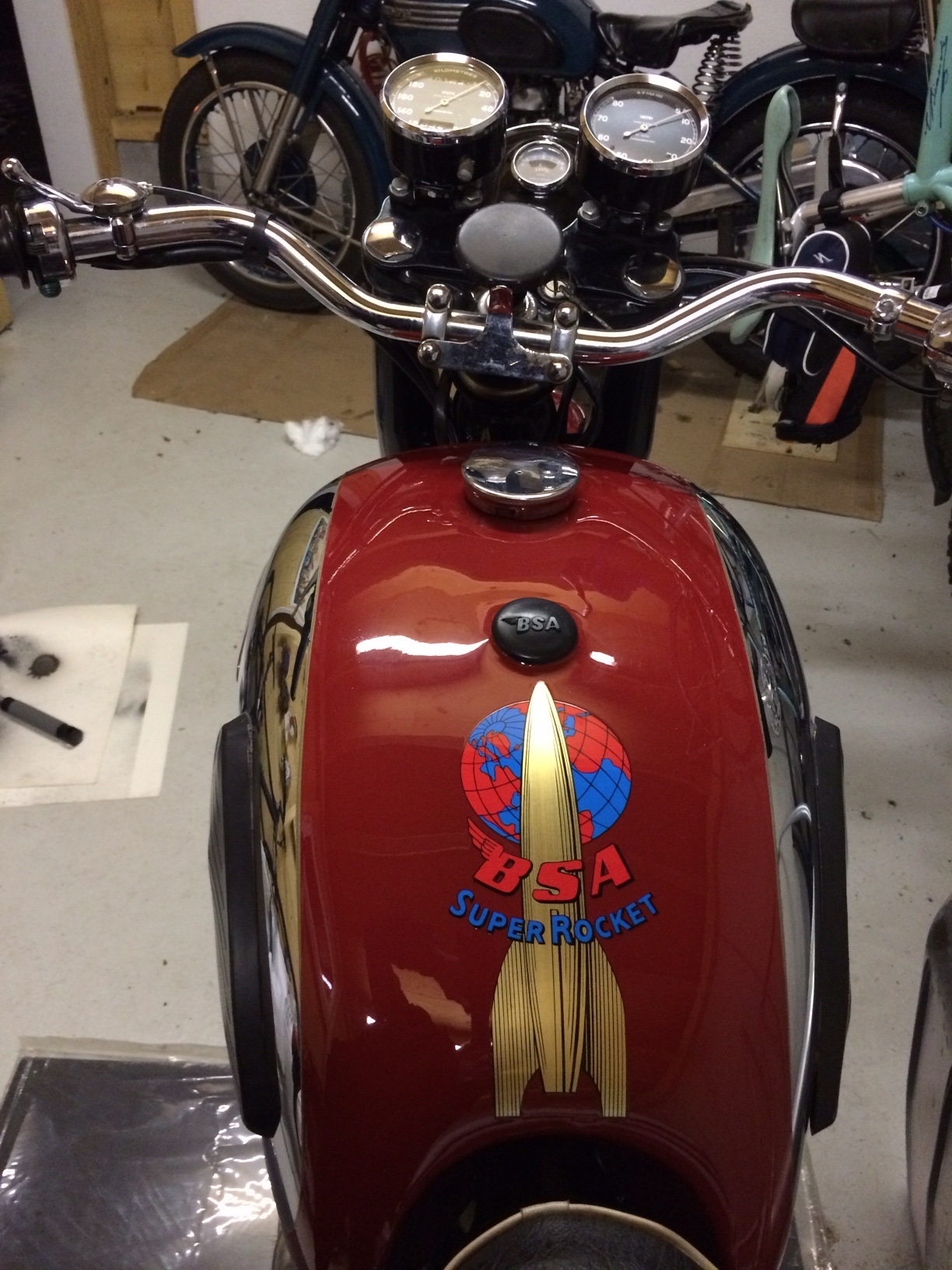BSA Tankdetails.jpg