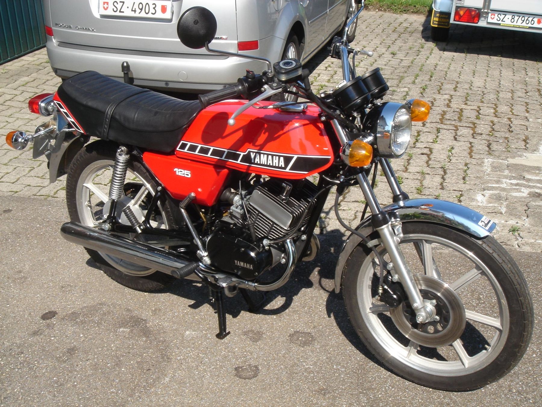 RD125 rot 004.jpg