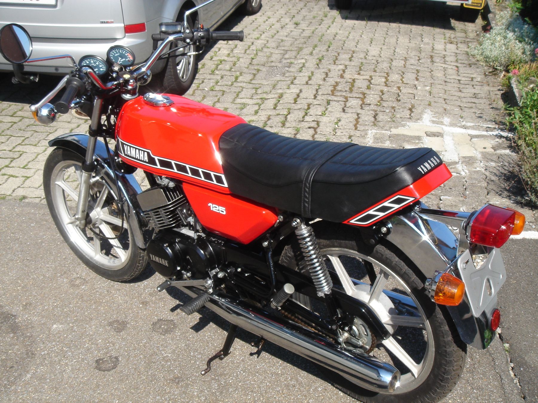 RD125 rot 008.jpg