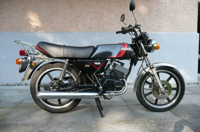 Yamaha RD 125 001 (2).jpg