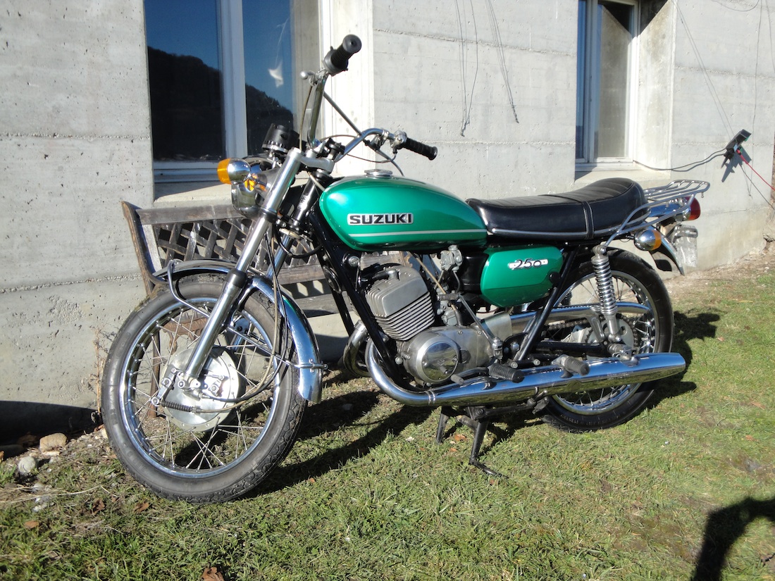 Suzuki T 250 7.jpg