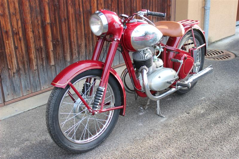 Jawa 1954 003.jpg