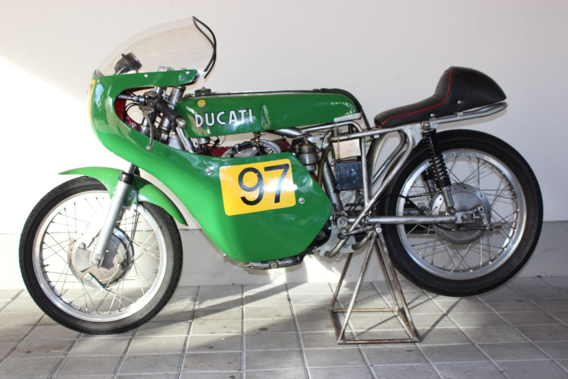 Ducati rennm (3).jpg